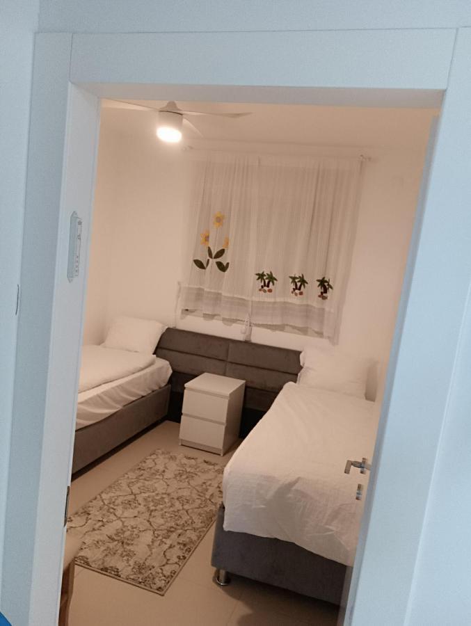 עכו דירה חדשה ליד הים- Akko-Brand New Apartment Экстерьер фото